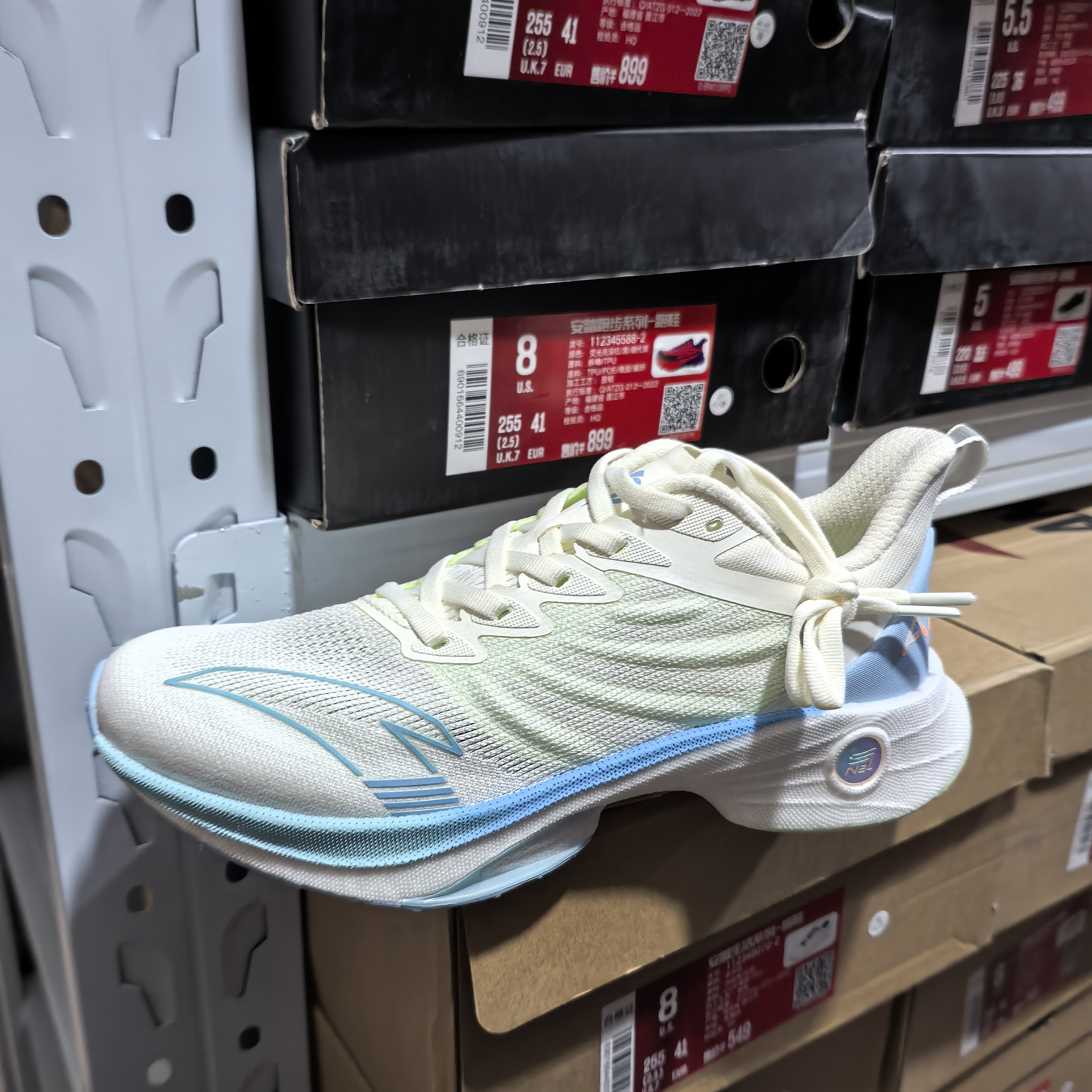 安踏勇立潮头马赫3代丨氮科技专业速度训练缓震跑鞋女122345583S