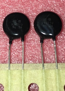 压敏电阻 V9471U 9D471K ERZV9D471 ZNRV09471U 代用9V471K 470V