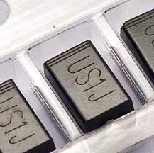 【全新原装】UF4005 印US1J SMA 1A 600V DO-214AC 贴片二极管