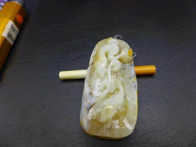天然玉石和田玉糖白玉连年有余