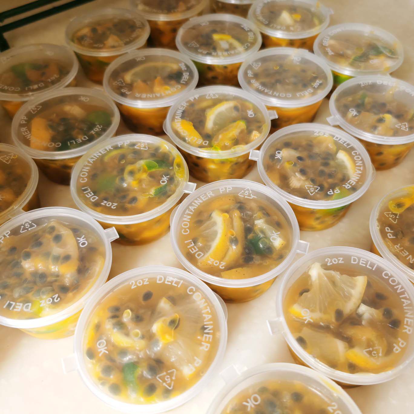 柠檬百香果分装神器冰块盒冷冻迷你制冰盒冰格模具保鲜调料小盒子