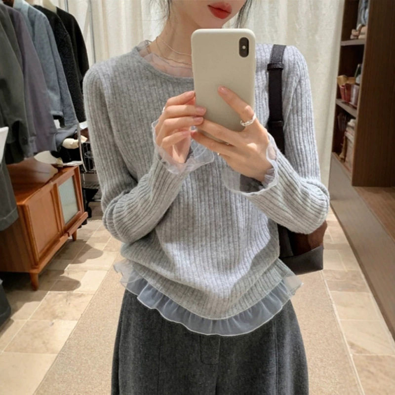 韩系灰色蕾丝拼接圆领针织衫女秋冬绝美巨好看内搭打底衫正肩上衣