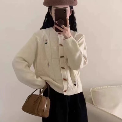 【小四粉丝专享】手工绣花朵针织开衫毛衣884