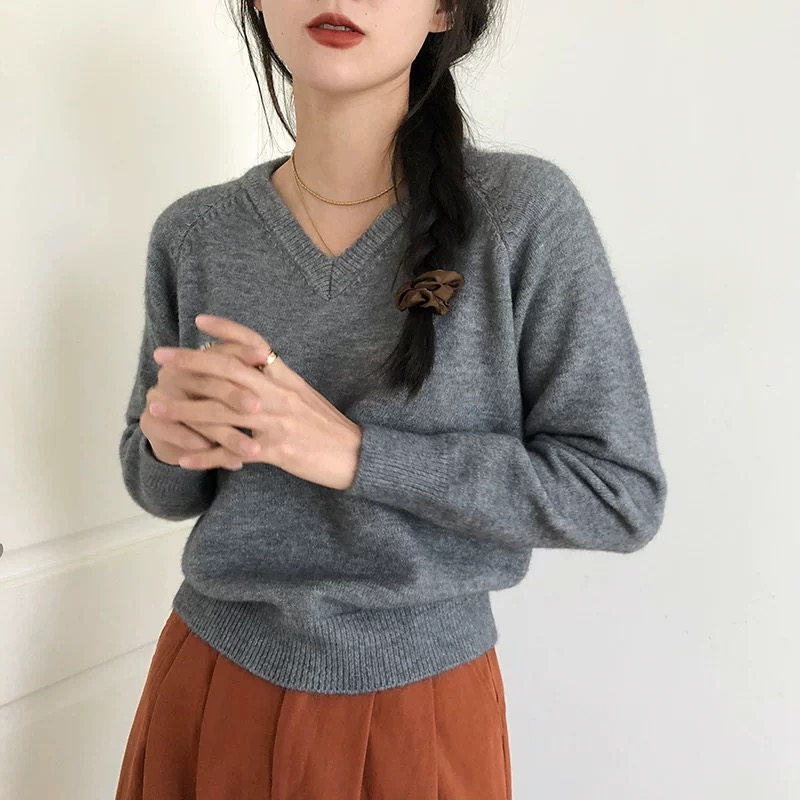 【小四粉丝专享】韩系纯色V领显瘦针织套头毛衣827
