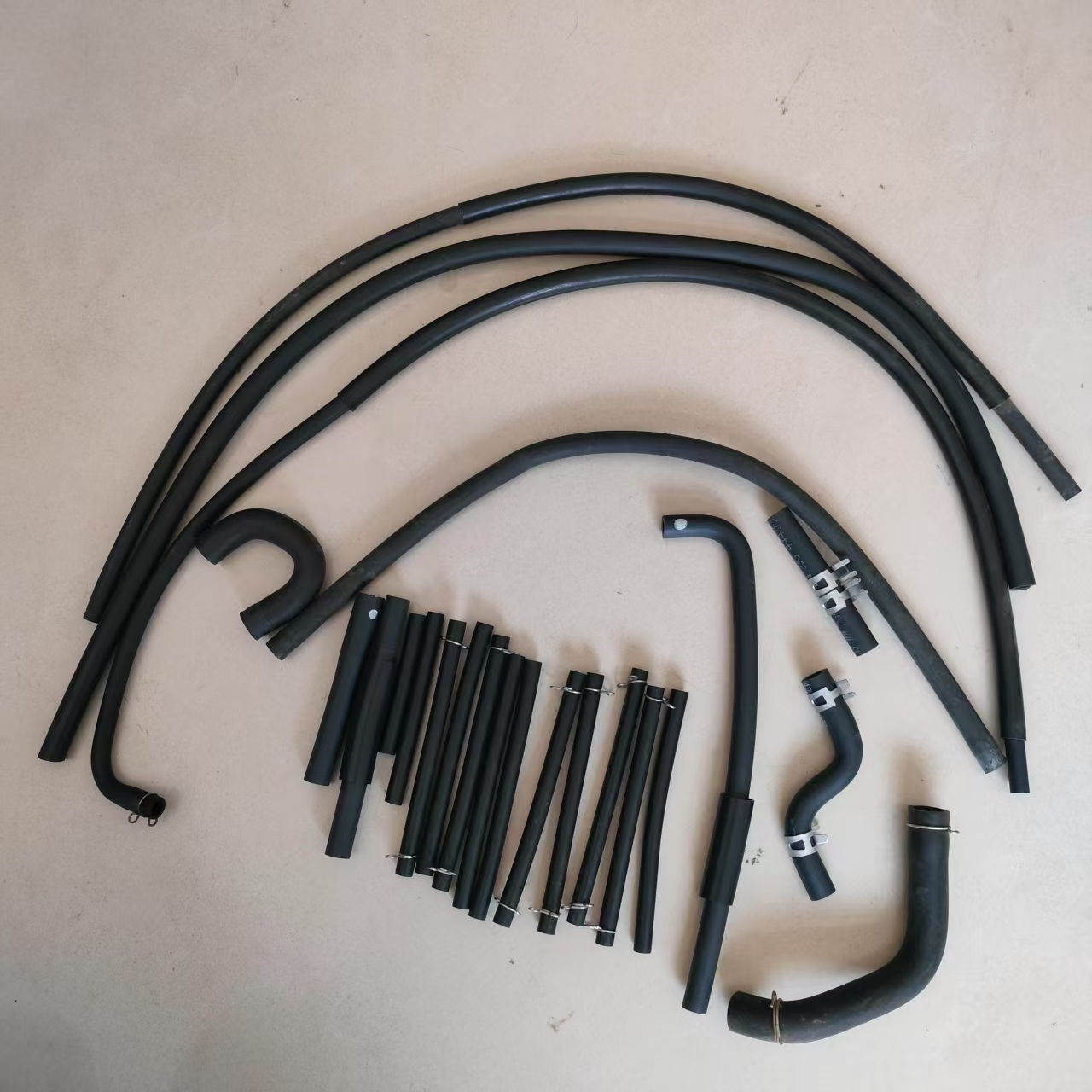 悍骏GR150碳罐铃木王赛驰油箱开关管韵彩丽彩125乐至UR110废气管