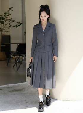 小个子灰色短款西装外套女2025新款正肩高级感面试收腰百褶裙套装