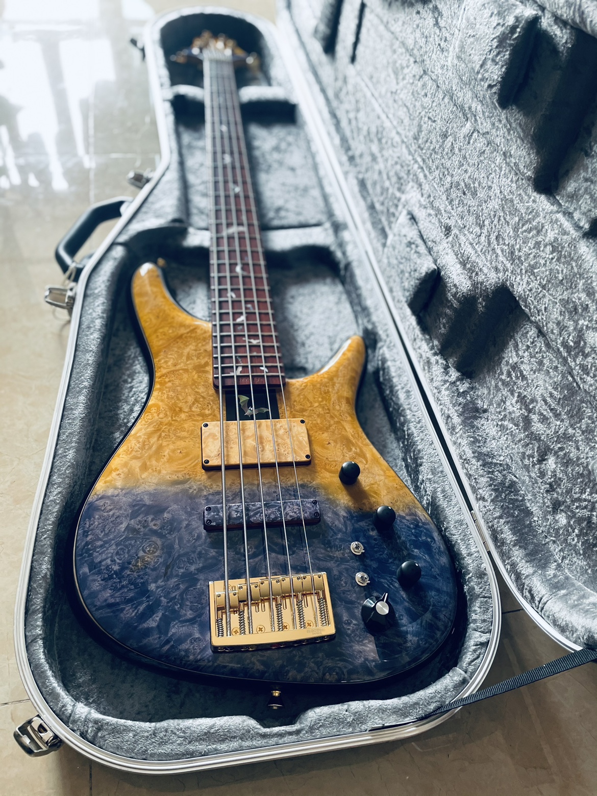 【已售】Sugi NB5C Bass贝斯 Maple Burl贴面 HJ拾音系统
