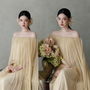 新款影楼春日温柔法式油画连衣裙画风氛围感清冷少女肖像写真摄影