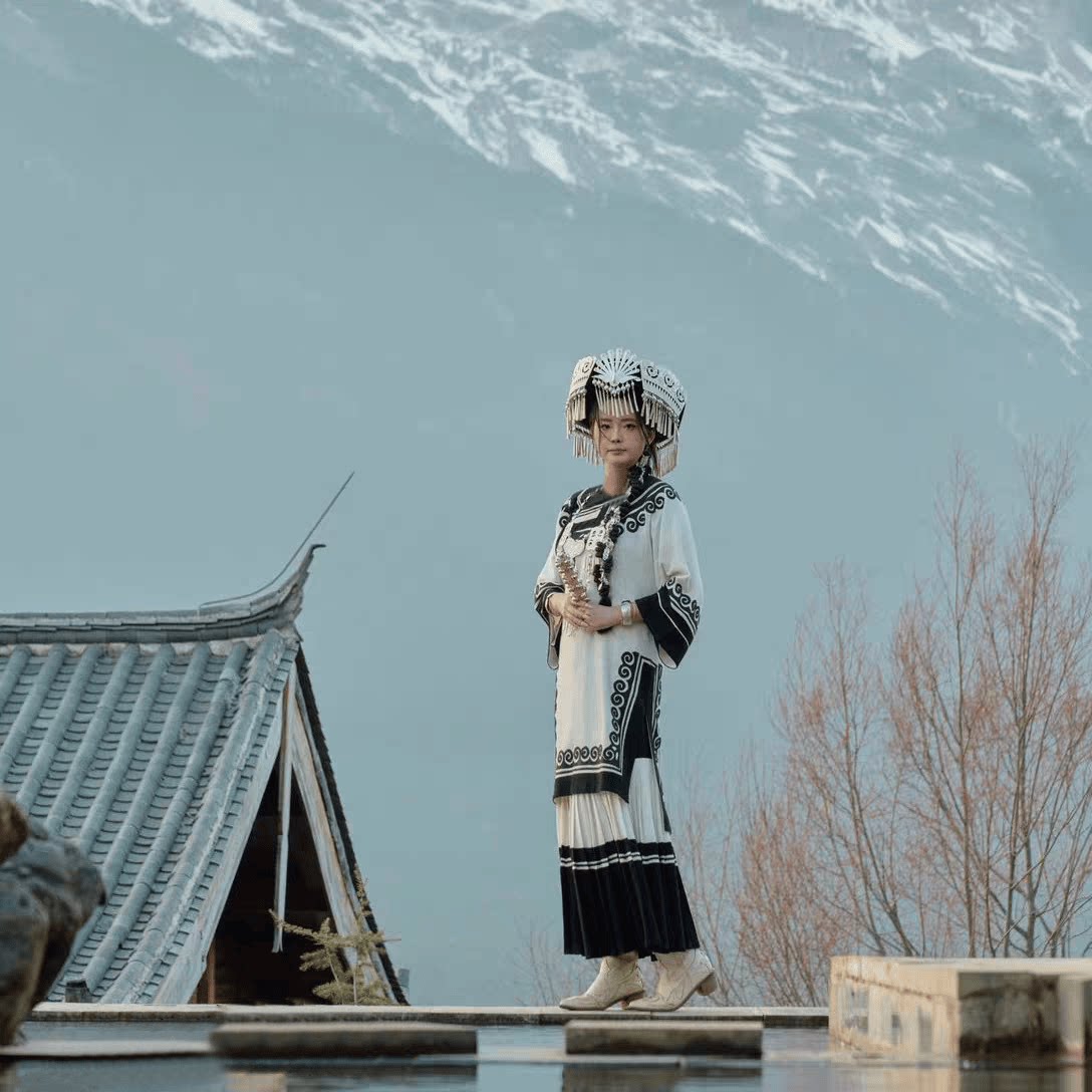 新款彝族服装秋季服饰