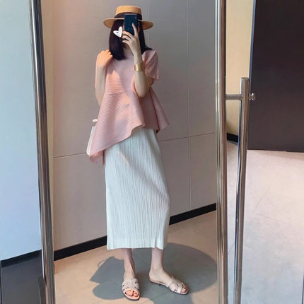深圳市褶世家服饰高端精致半身长裙女装轻奢高级感设计褶皱开叉