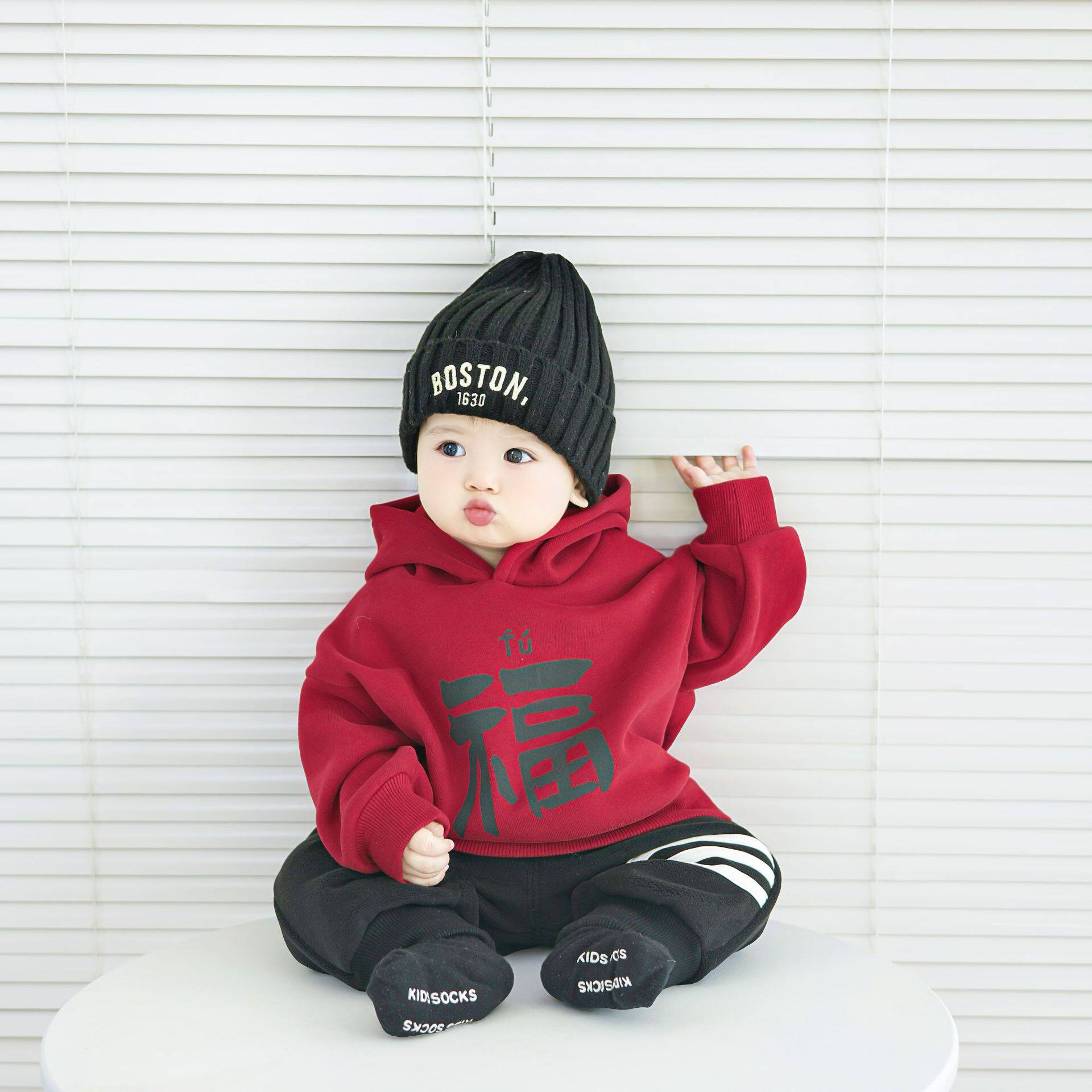 婴幼儿小童加绒卫衣冬季新款男女宝宝外出长袖加厚连帽卫衣儿童上