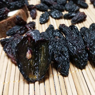 新疆哈密大颗风干黑美人葡萄干原味 黑加仑黑玫瑰500克包邮