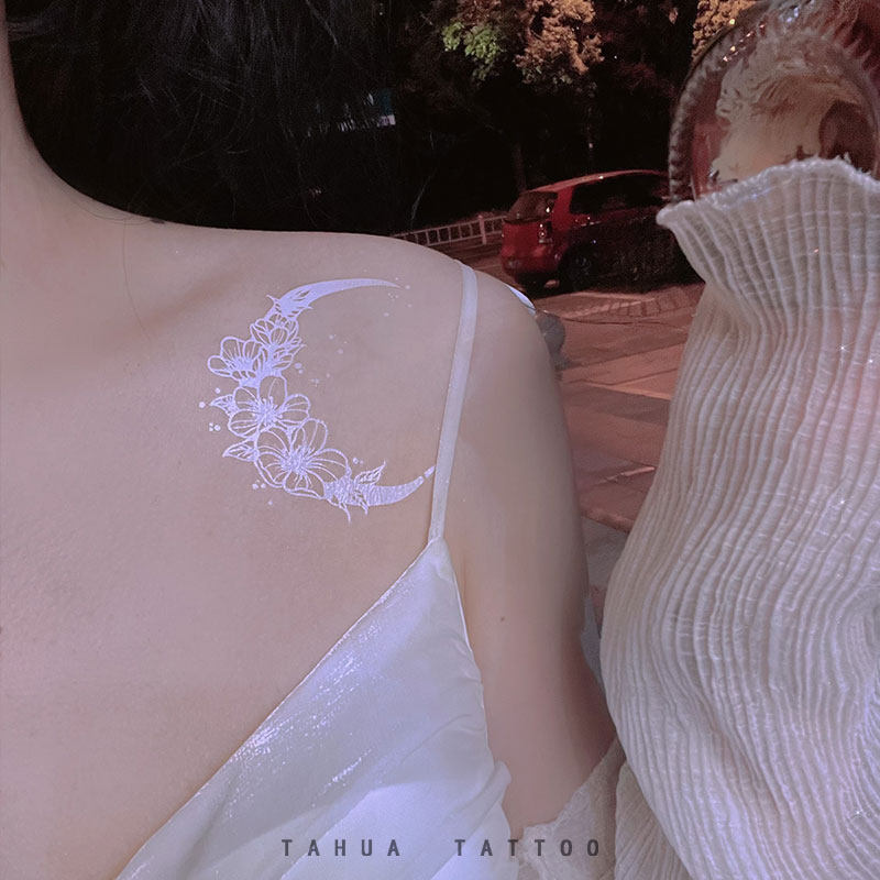 她画 白色月亮花纹身贴防水持久女ins风锁骨胸口贴纸图案