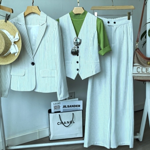 外套女修身 马甲叠穿西装 显瘦白色条纹小个子职业西服645 短款 春季