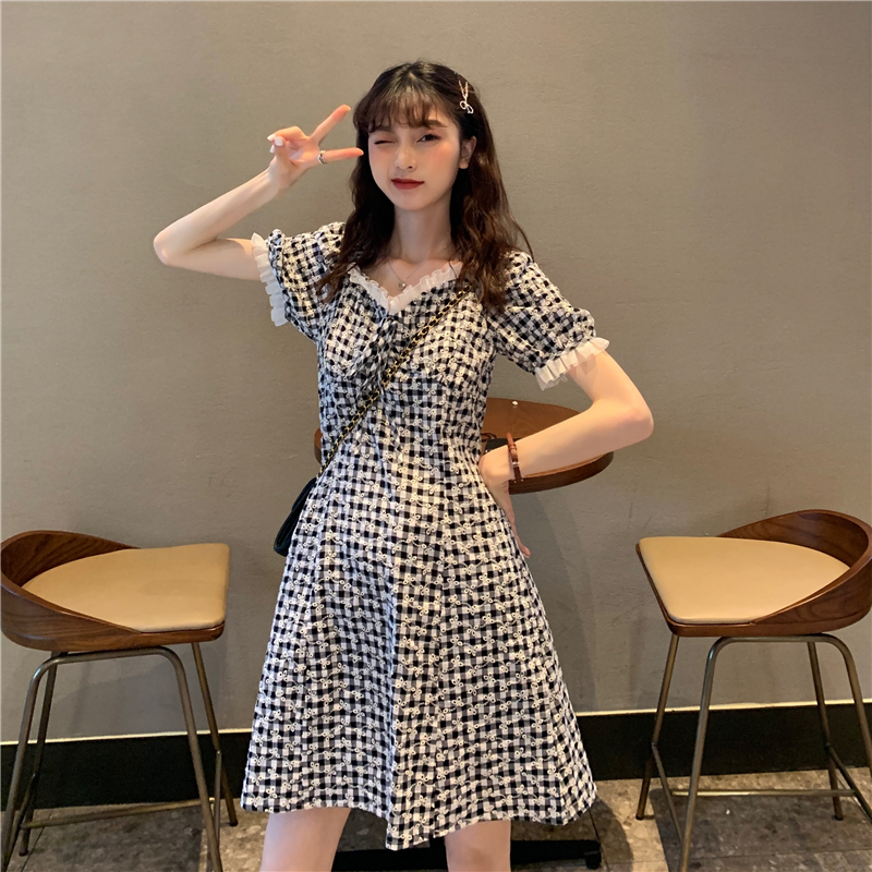 Real price ~ Vintage French embroidery dress stitched with lace bubble sleeve shows thin fairy skirt