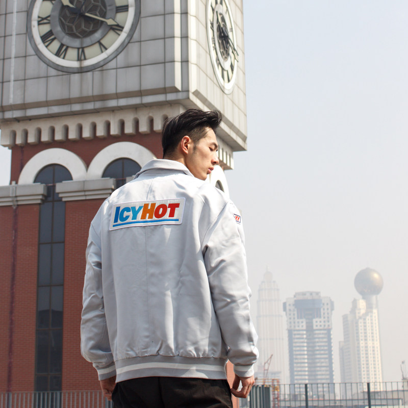 ICYHOT 银夹克 缎面袖章嘻哈国潮运动复古宽松男女情侣翻领外套