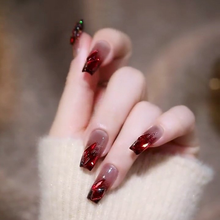 456网红新款新年穿戴美甲红色异形钻渐变新娘甲成品贴片假指甲片