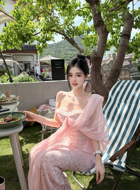 LOCK KK娇娇水蜜桃曲线感自带胸垫重工蕾丝木耳边飘带连衣裙长裙