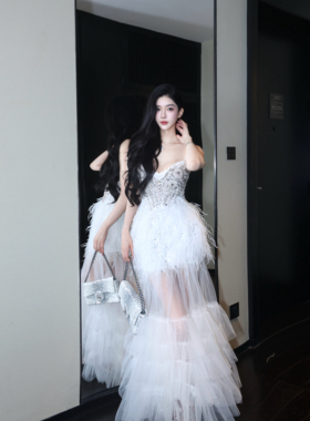LOCK KK美神降临 奢华手工钻鸵鸟毛透视网纱收腰显瘦吊带连衣裙