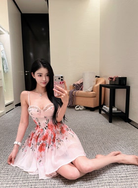 LOCK KK人间水蜜桃手工宝石清透粉色印花收腰蓬蓬裙女吊带连衣裙