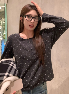 NAZ那子大码重工印花绒感修身百搭打底上衣胖mm星星印花针织衫冬