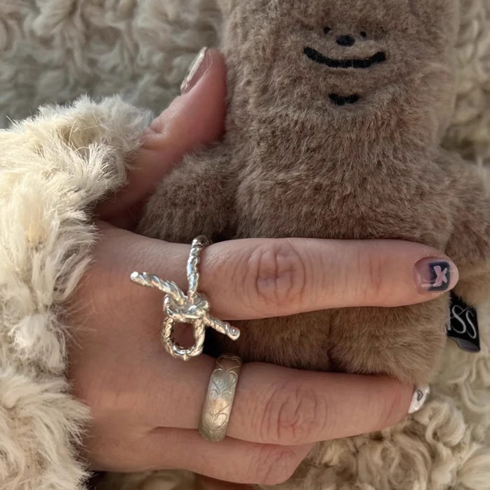 韩国博主同款重工实心蝴蝶结戒指女小众设计复古感不规则开口指环