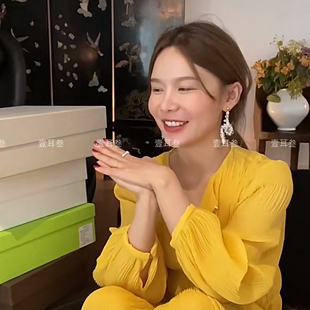 11/10 20:00  吾小历天然白水晶 异形串珠小众设计感耳