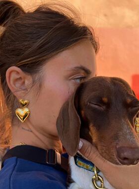 韩国博主安利很百搭的金色爱心耳环~时髦双爱心耳饰