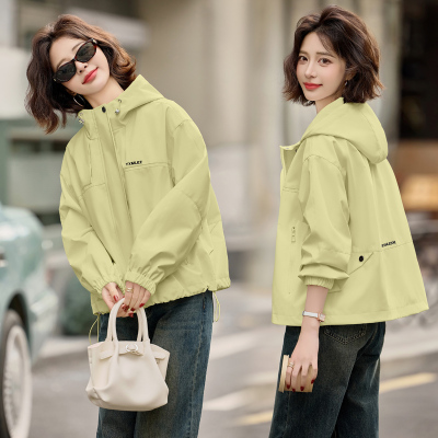 今年流行风衣外套女短款