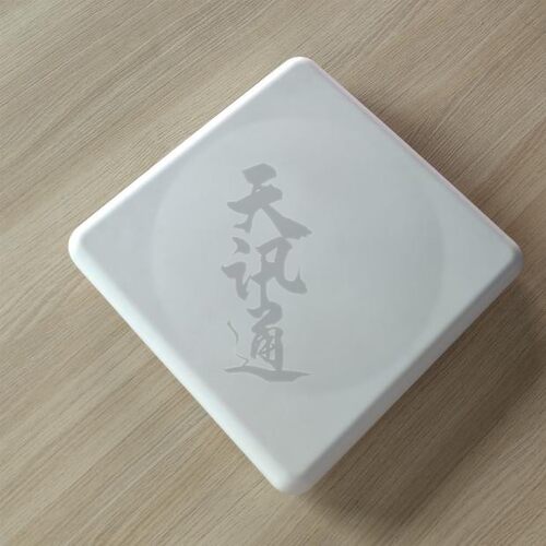5.8G 双极化超薄高增益大功率WIFI平板天线 5150-5850MHz 23dbi