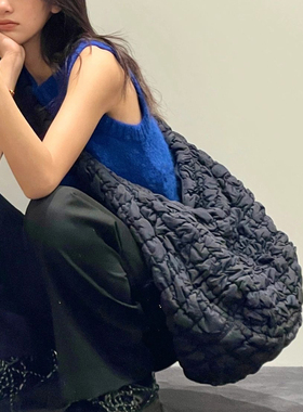 韩版新款包包女云朵褶皱大包个性百搭泡泡大容量饺子包通勤斜挎包