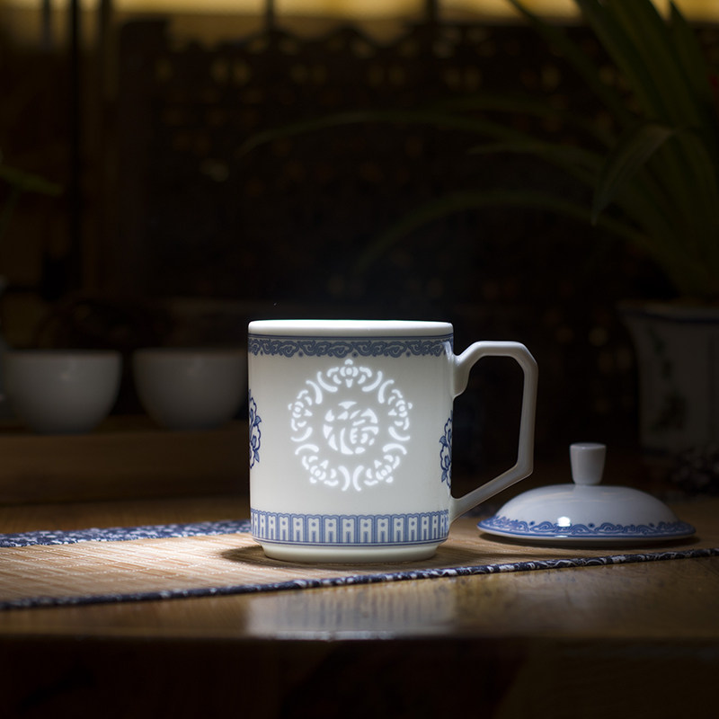 杯子带盖大容量陶瓷茶杯水杯青花玲珑瓷办公室缕空米通茶杯景德镇
