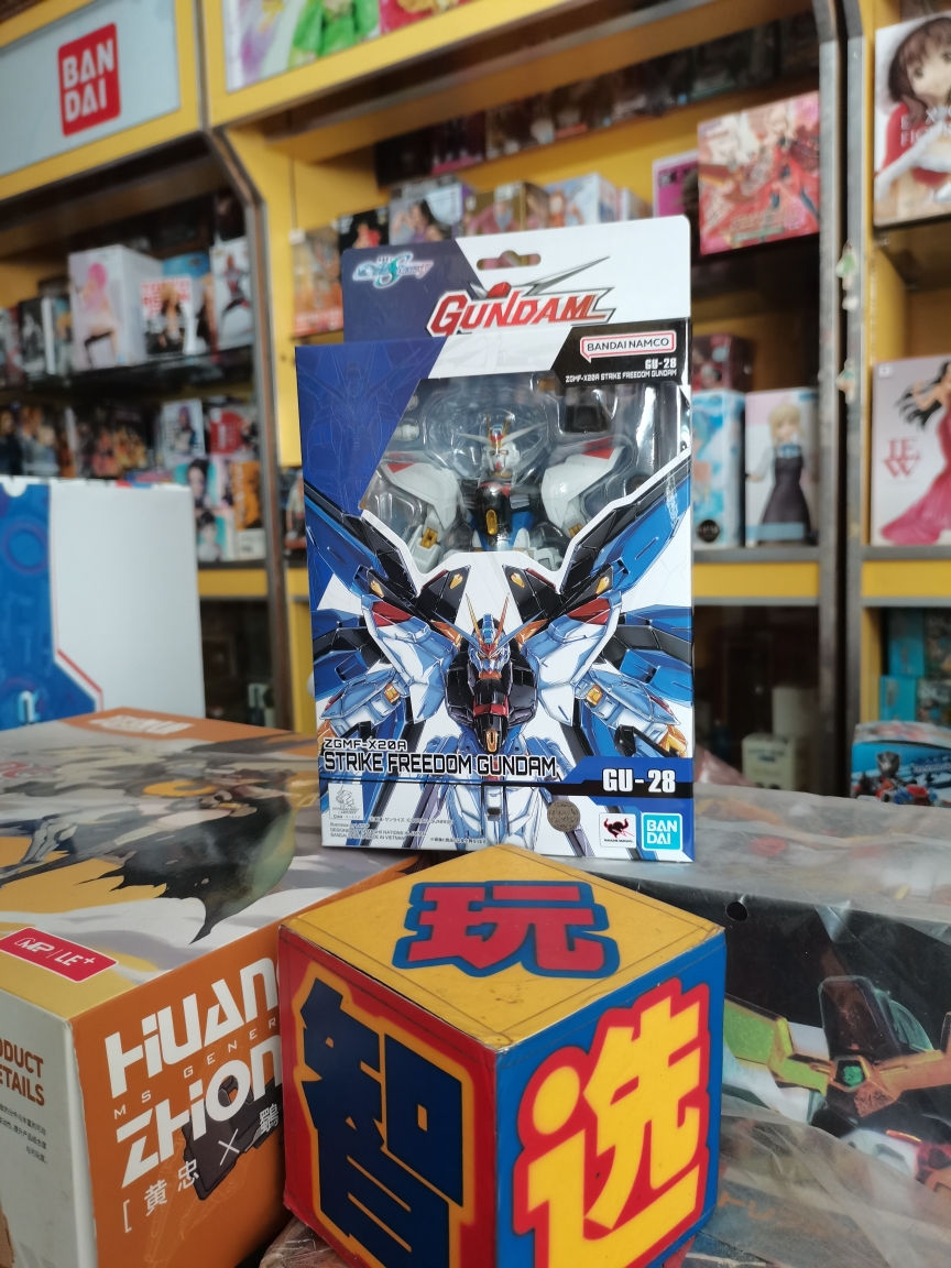 万代GU GUNDAM UNIVERSE 突击 强袭自由高达SEED可动模型