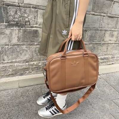 女子休闲时尚adidas拎包经典