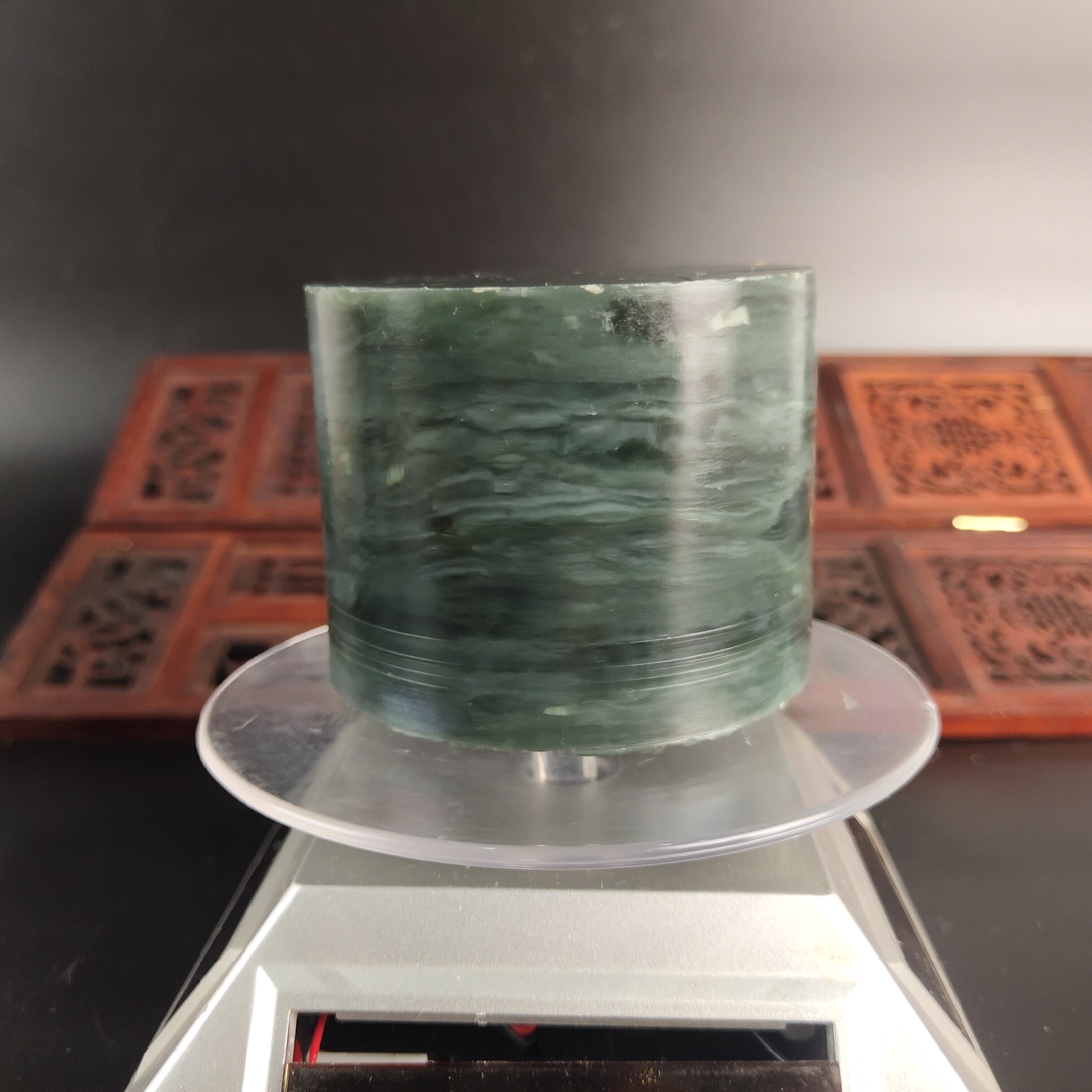 天然新疆和田玉碧玉青玉手镯芯水纹山水玉中有玉质细腻油润雕刻图片