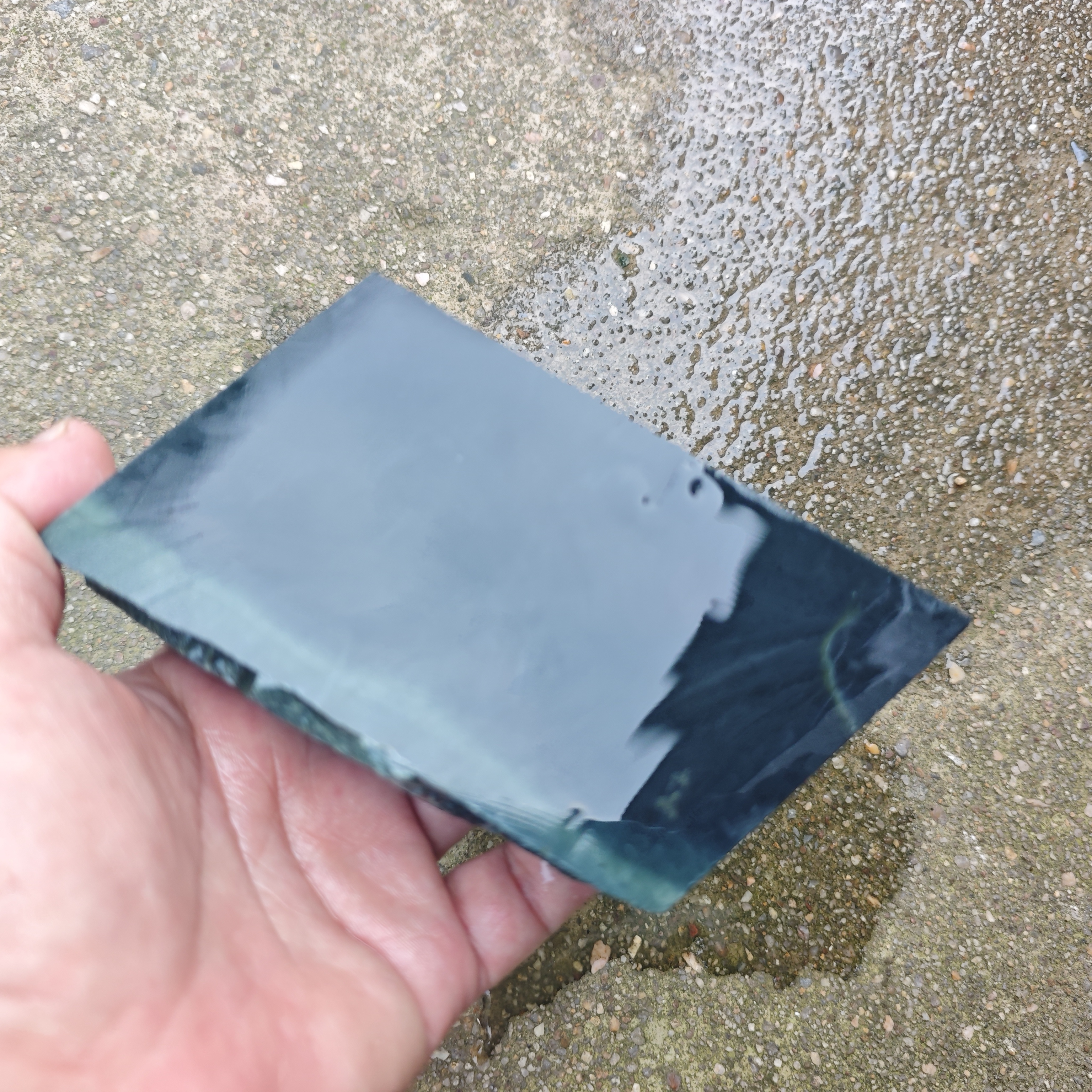 天然和田玉黑青玉山料牌子挂件手把件山料够黑够细超划算促销J03