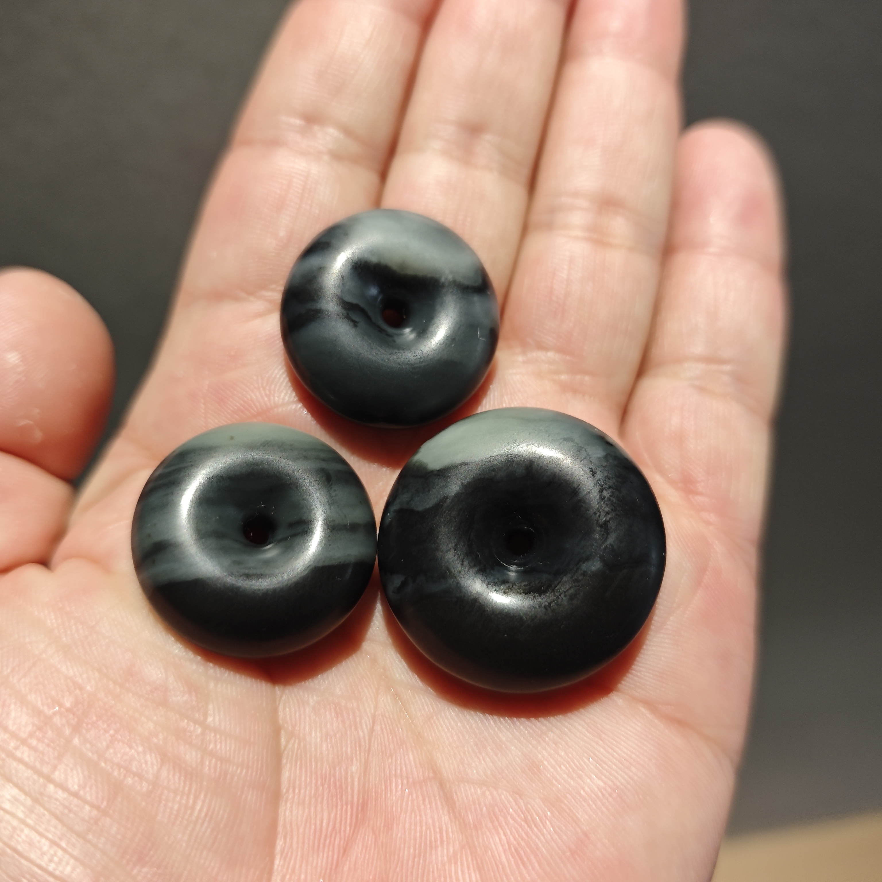 天然和田玉青花籽料平安扣挂件黑白相间意境吊坠玉润平安正品放漏