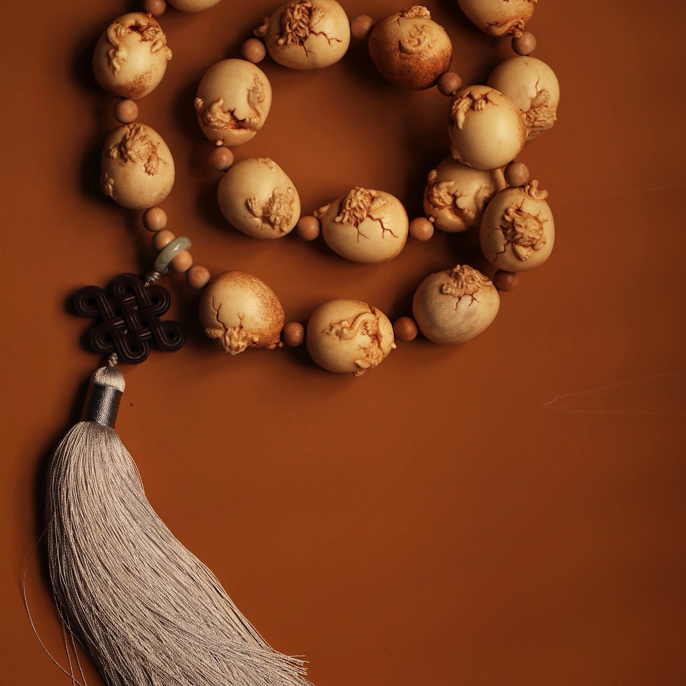 鹿角手工雕刻十八子车挂龙蛋根付