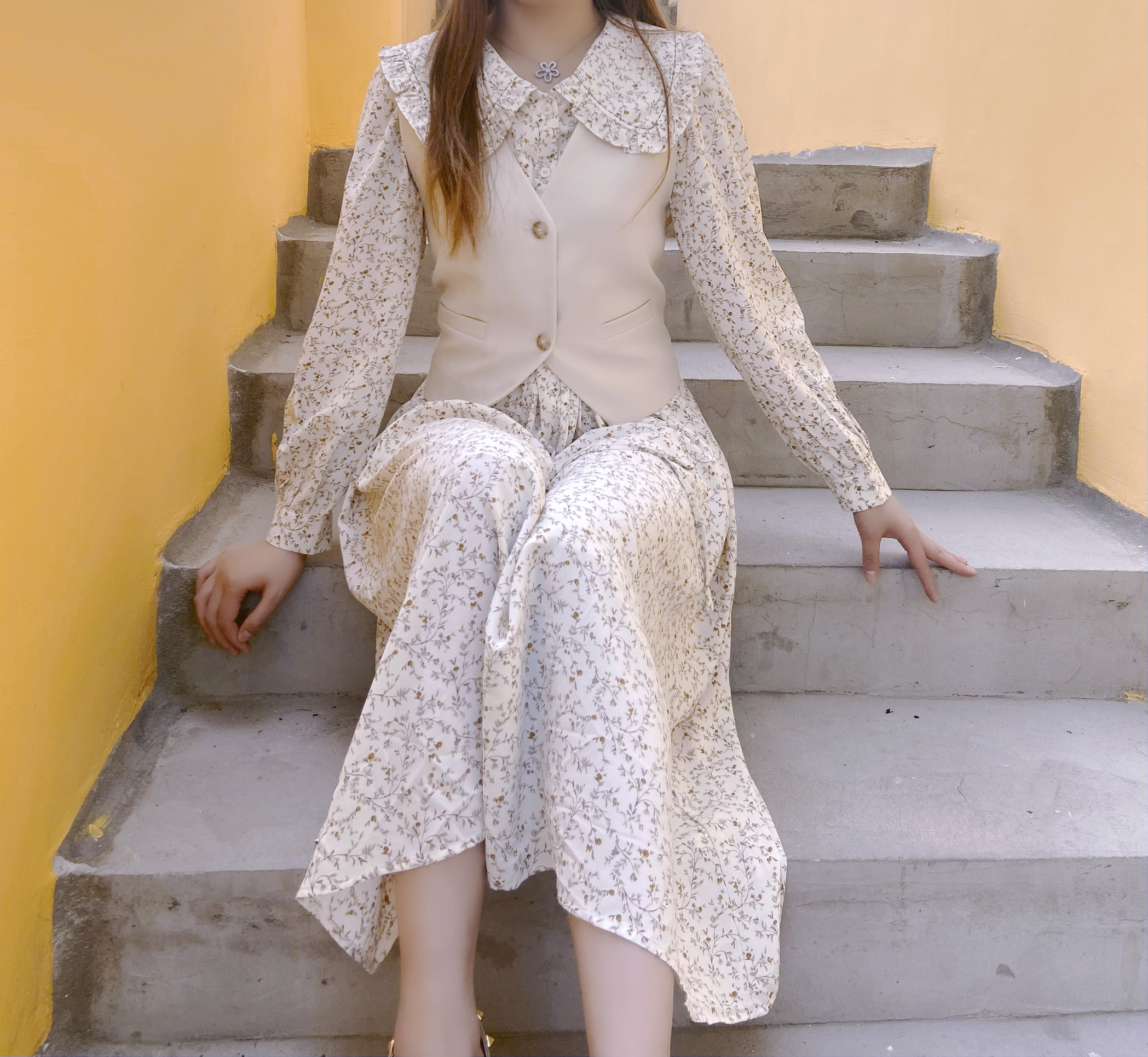 SG圣格瑞拉品牌春季新款马夹套装碎花连衣裙G413L2019娃娃领