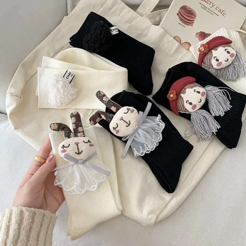 韩单秋冬新款黑白堆堆袜可爱卡通公仔小熊女袜精梳棉中长筒女袜