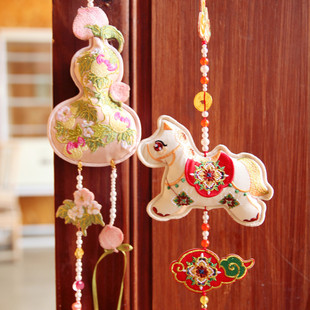 丙午马年大香囊新年加长流苏大葫芦挂件蝴蝶锦鲤马踏祥云艾叶香包