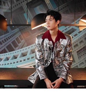 清仓促销明星同款银色亮片西装外套男团体舞台演出夜店歌手男礼服