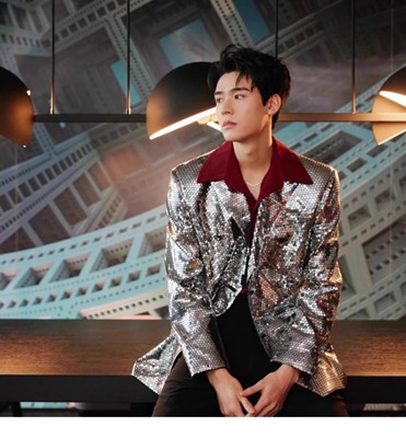 舞台表演西装男亮片西装外套