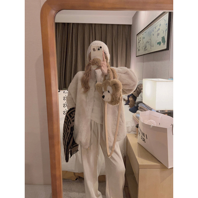 Yukiss11.10/20点9折毛毛外套