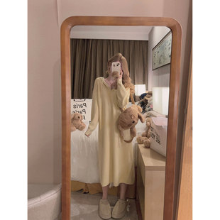 Yukiss 黄色小个子连帽针织连衣裙女冬韩系宽松显瘦内搭打底长裙