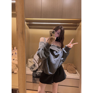 领口三穿露肩一字肩卫衣 许妍穿搭 du家 Yukiss