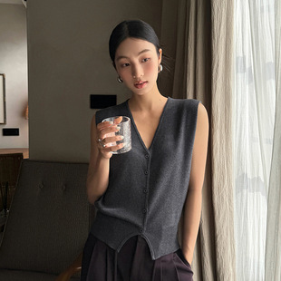 FONE简禾2025秋季 V领针织马甲女配披肩58068 新款 老钱风羊毛修身