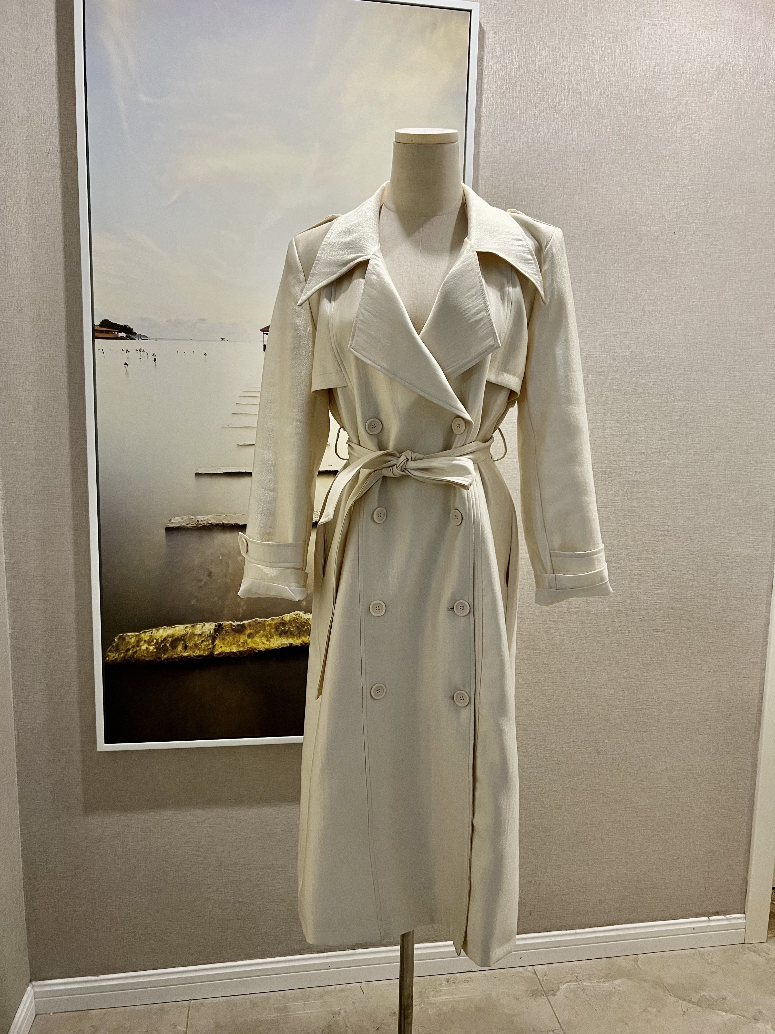 风衣白色系带长款风衣