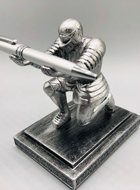 执行官骑士盔甲笔架摆件送老板