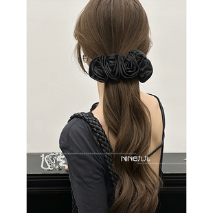 NINE九 山茶花发夹女香蕉夹发饰高级感半扎发弹簧夹发卡头饰女